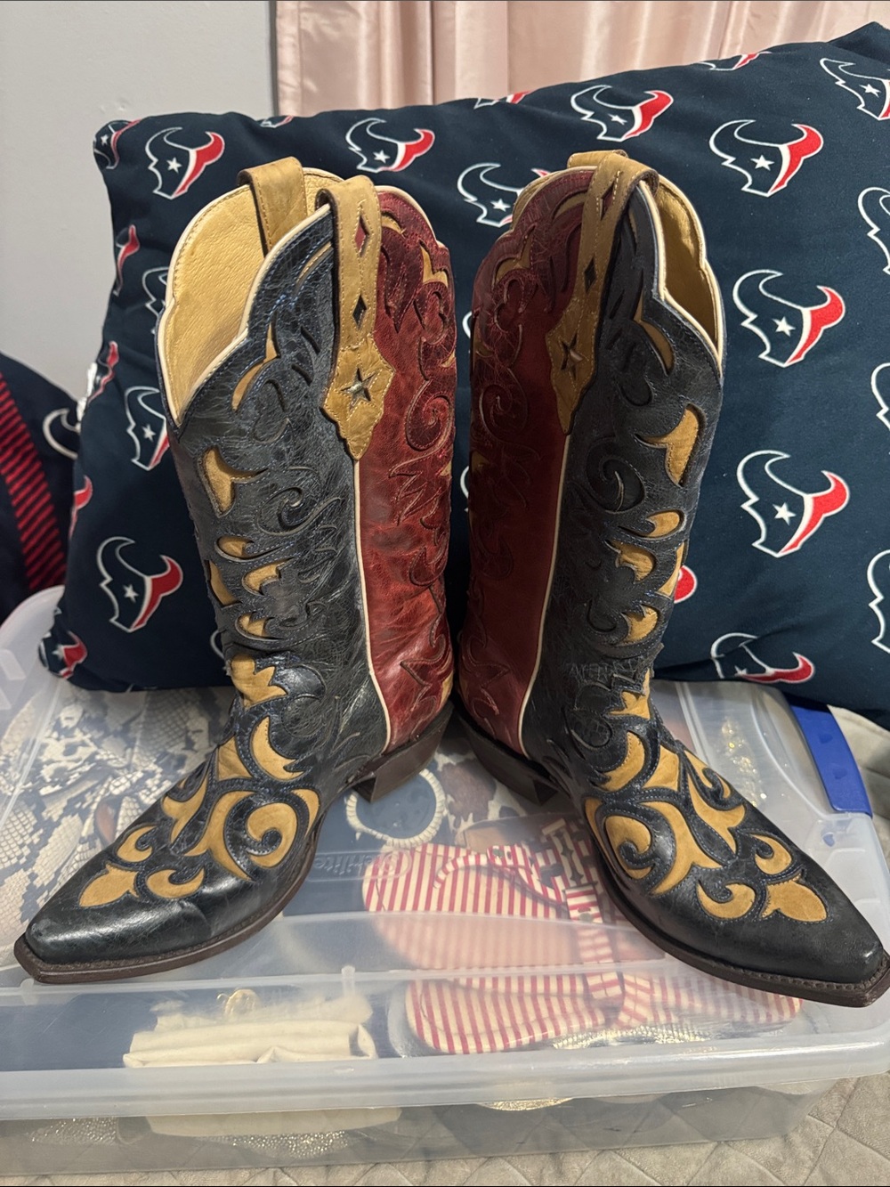 Ariat Black and Tan Lace-Up Western Boots - Picture 2 of 6